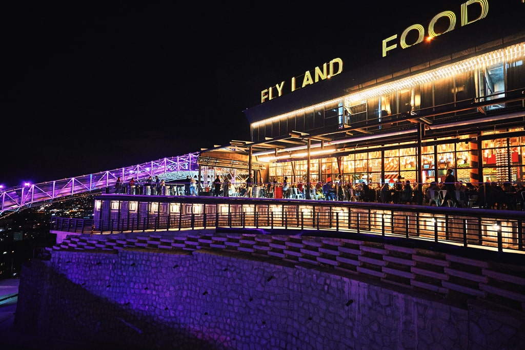 Fly Land Food Court